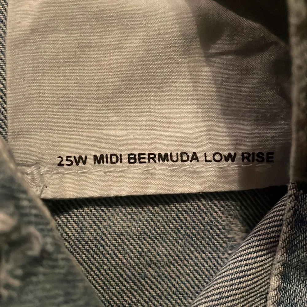 BDG Denim Jeans Raw Hem Ripped Distressed Size 25